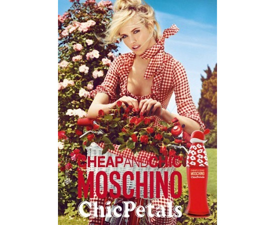 Купить недорого Аромат Moschino Chic Petals Туалетная вода